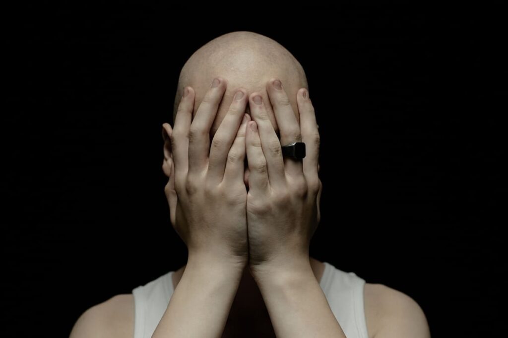 Ansiedad anticipatoria en enfermos oncologicos: Manifestaciones físicas y emocionales