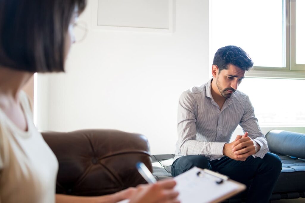 Dependencia emocional desde la psicoterapia: El papel del vínculo terapéutico