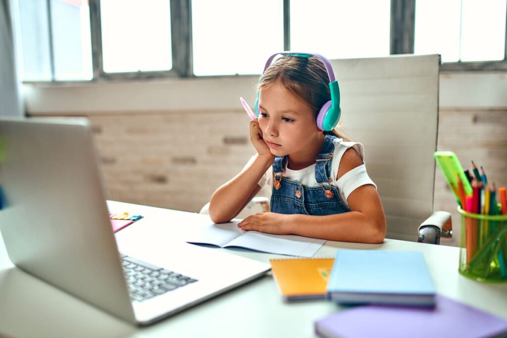 Ejemplo de aprendizaje basado en el juego como estrategia clave de la neuroeducación en la etapa infantil.